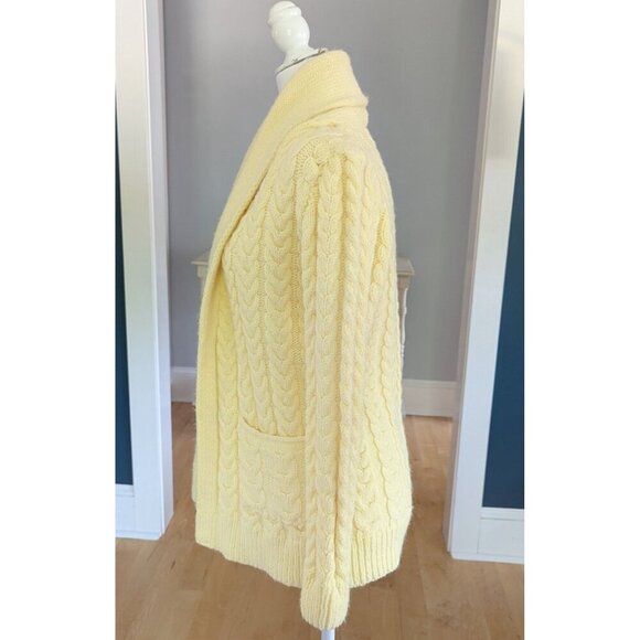 Hand Knit Women's Classic Cable Cardigan Size Small Butter Yellow - Picture 3 of 11